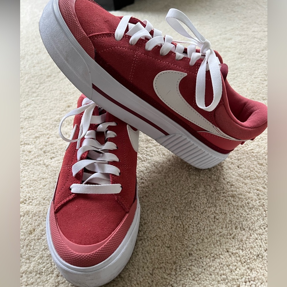 Nike Court Legacy Lift Sneakers, red
Worn once